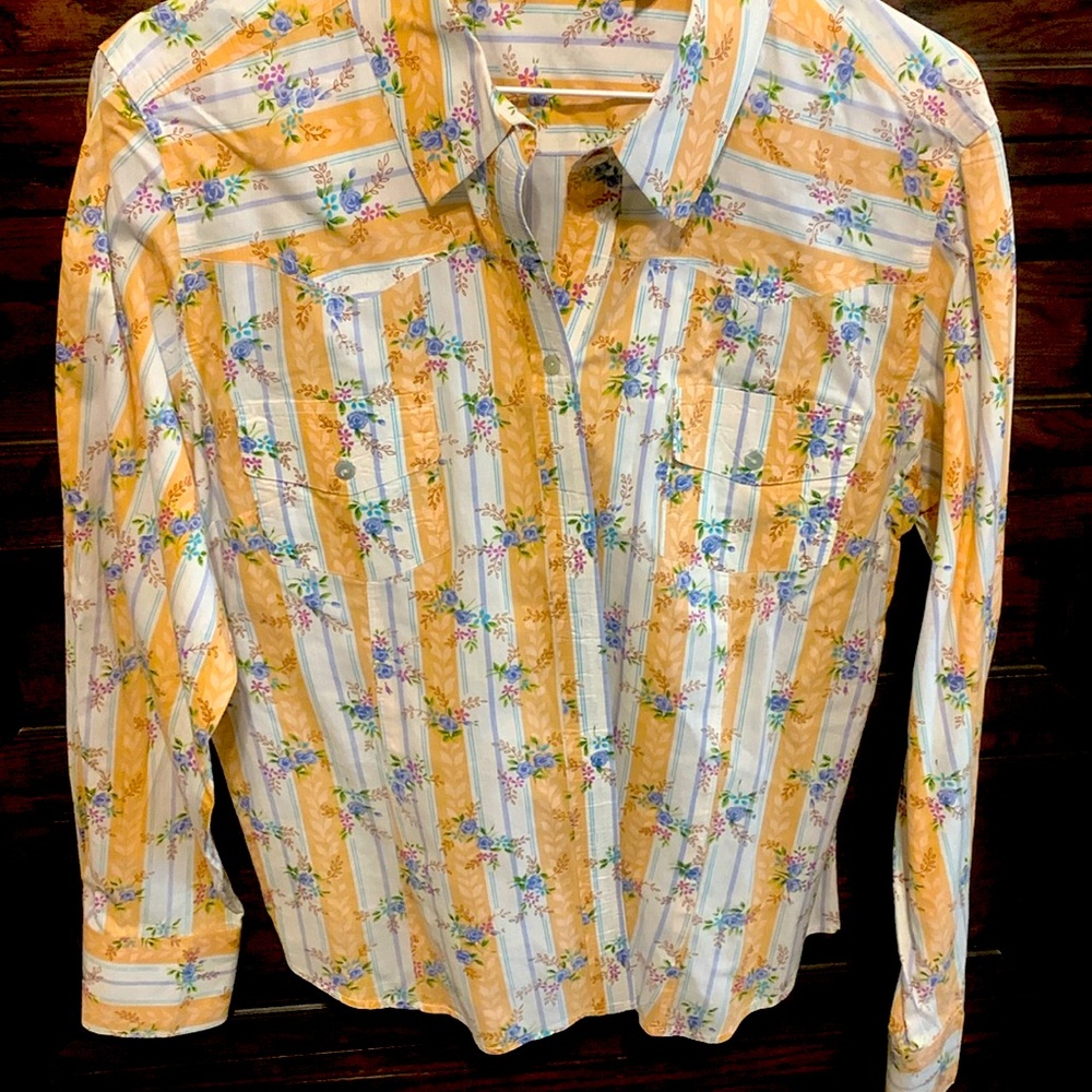 Western ladies shirt with buttons, no snaps, floral print